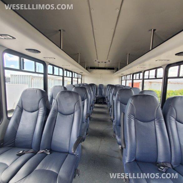 2016 Ford F550 Shuttle Bus for Sale in Orlando, FL - Photo 3