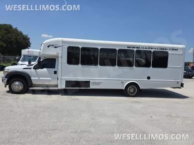 2016 Star Craft Ford F550 Shuttle Bus - Shuttle Bus for Sale in Orlando, FL - Photo 5