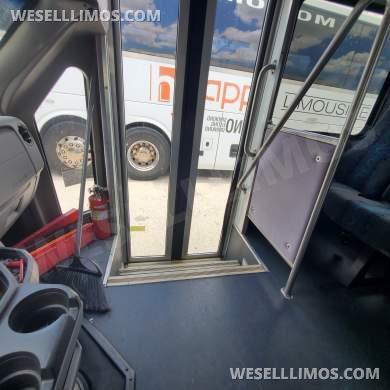 2015 Star Craft Ford E450 Shuttle Bus - Shuttle Bus for Sale in Orlando, FL - Photo 6