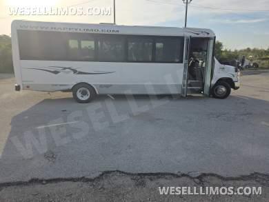 2015 Star Craft Ford E450 Shuttle Bus - Shuttle Bus for Sale in Orlando, FL - Photo 9