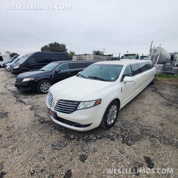 2018 Lincoln MKT SUV Stretch for Sale in Orlando, FL - Photo 3