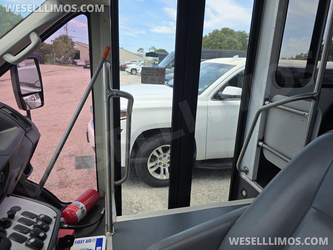 Shuttle Bus for Sale in Orlando, FL - Photo 10