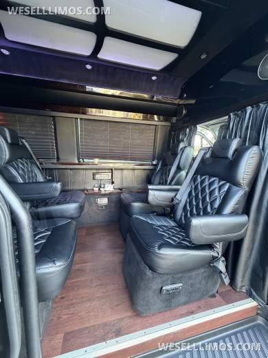 2014 Mercedes-Benz 2500 Executive Shuttle Style Corporate Sprinter Executive Coach Builder - Sprinter for Sale in Encino, CA - Photo 16