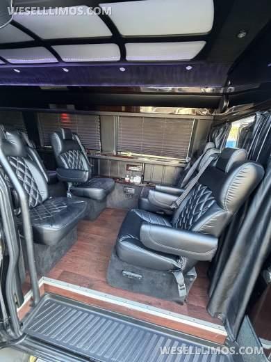 2014 Mercedes-Benz 2500 Executive Shuttle Style Corporate Sprinter Executive Coach Builder - Sprinter for Sale in Encino, CA - Photo 18