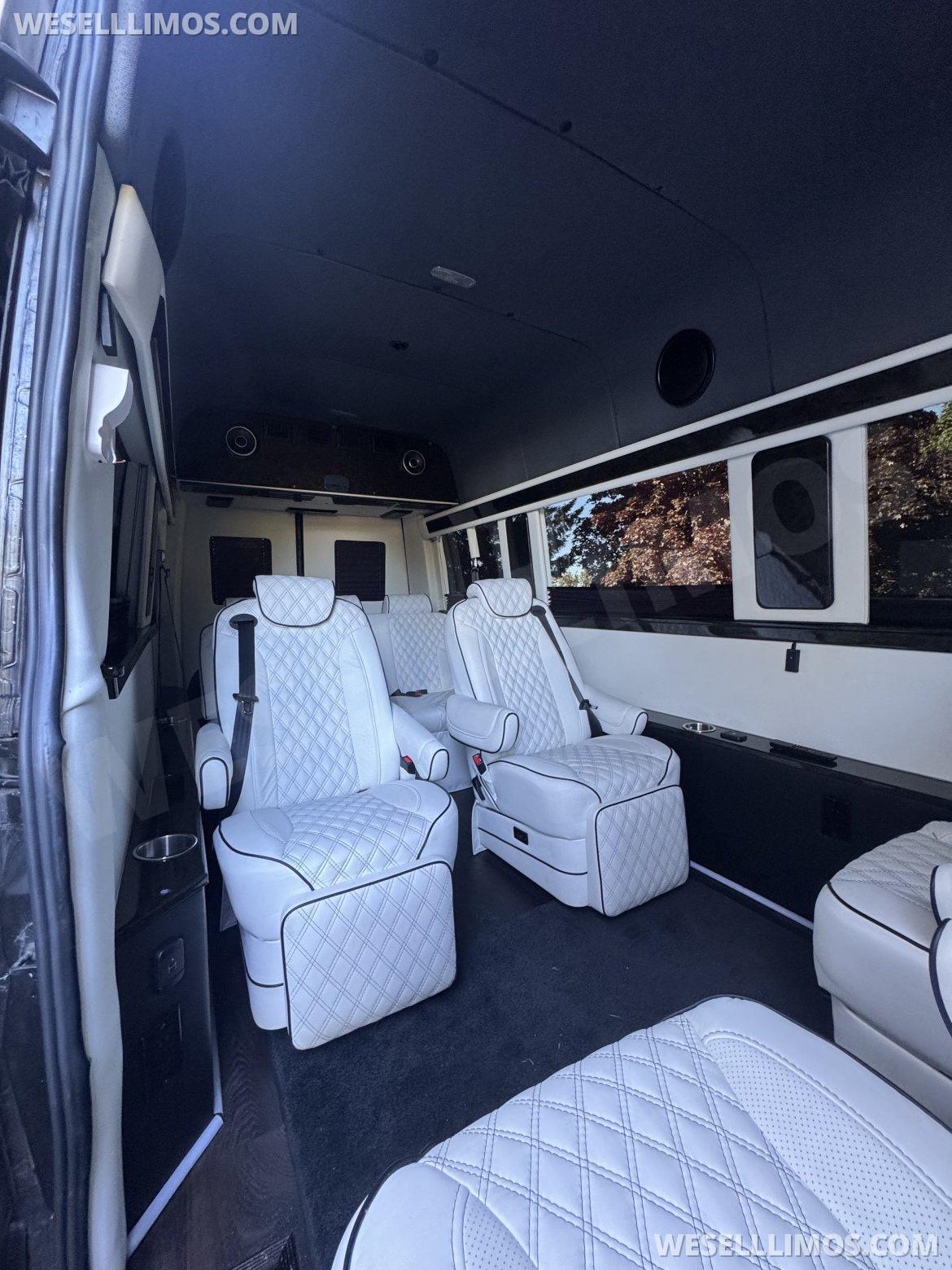 Executive Shuttle for Sale in Salem, OR - Photo 6