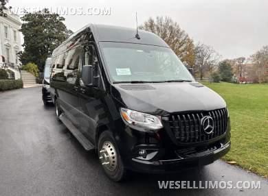 2022 Westwind Coachworks Mercedes-Benz 3500 Executive Sprinter Sprinter - Sprinter for Sale in Gainesville, VA - Photo 3
