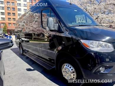 2022 Westwind Coachworks Mercedes-Benz 3500 Executive Sprinter Sprinter - Sprinter for Sale in Gainesville, VA - Photo 4