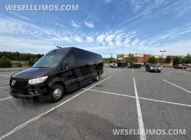 2022 Westwind Coachworks Mercedes-Benz 3500 Executive Sprinter Sprinter - Sprinter for Sale in Gainesville, VA - Photo 6