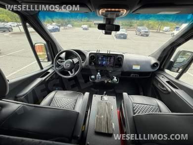 2022 Westwind Coachworks Mercedes-Benz 3500 Executive Sprinter Sprinter - Sprinter for Sale in Gainesville, VA - Photo 17