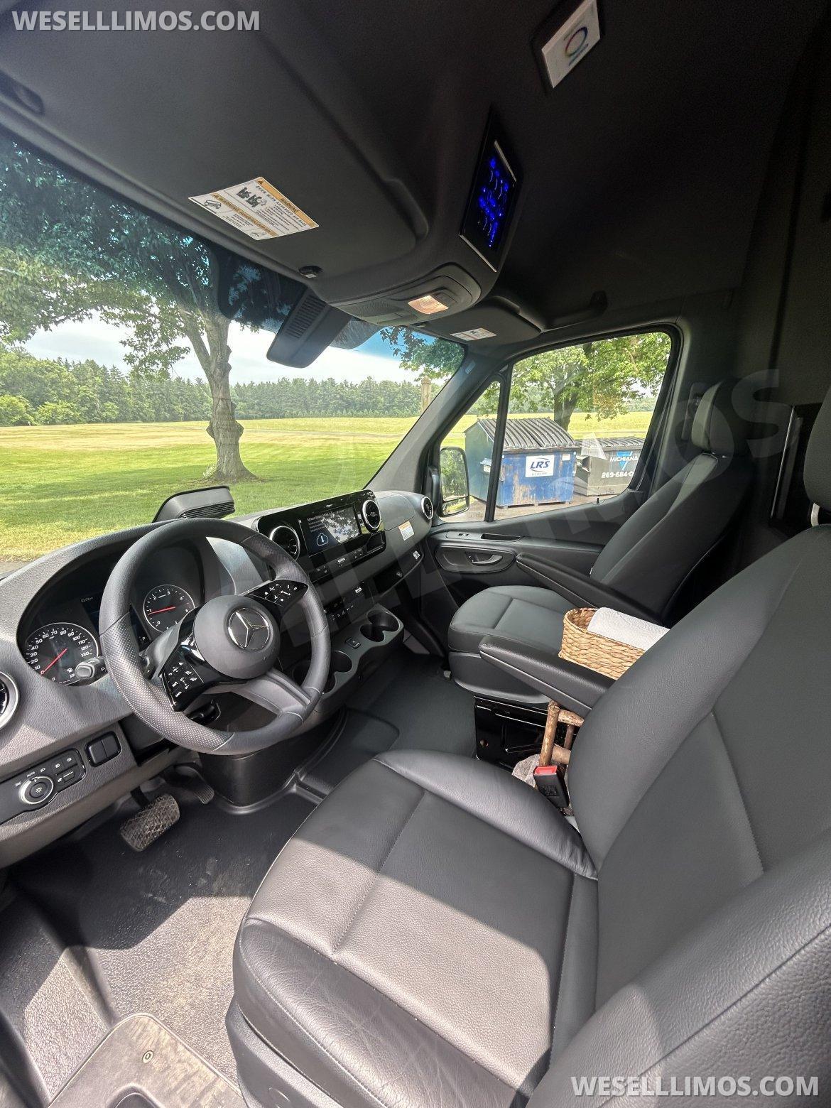 Limo Bus for Sale in Niles, MI - Photo 3