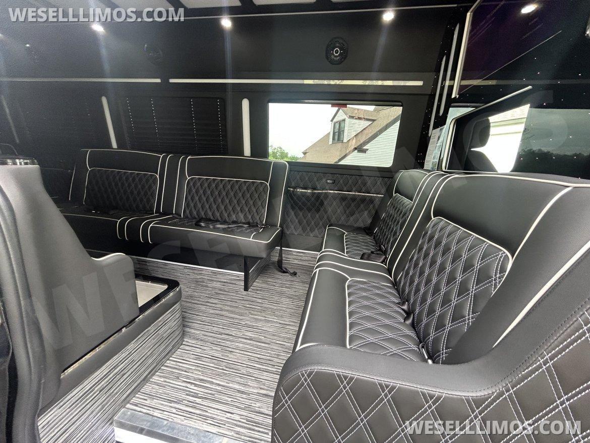 Limo Bus for Sale in Niles, MI - Photo 9