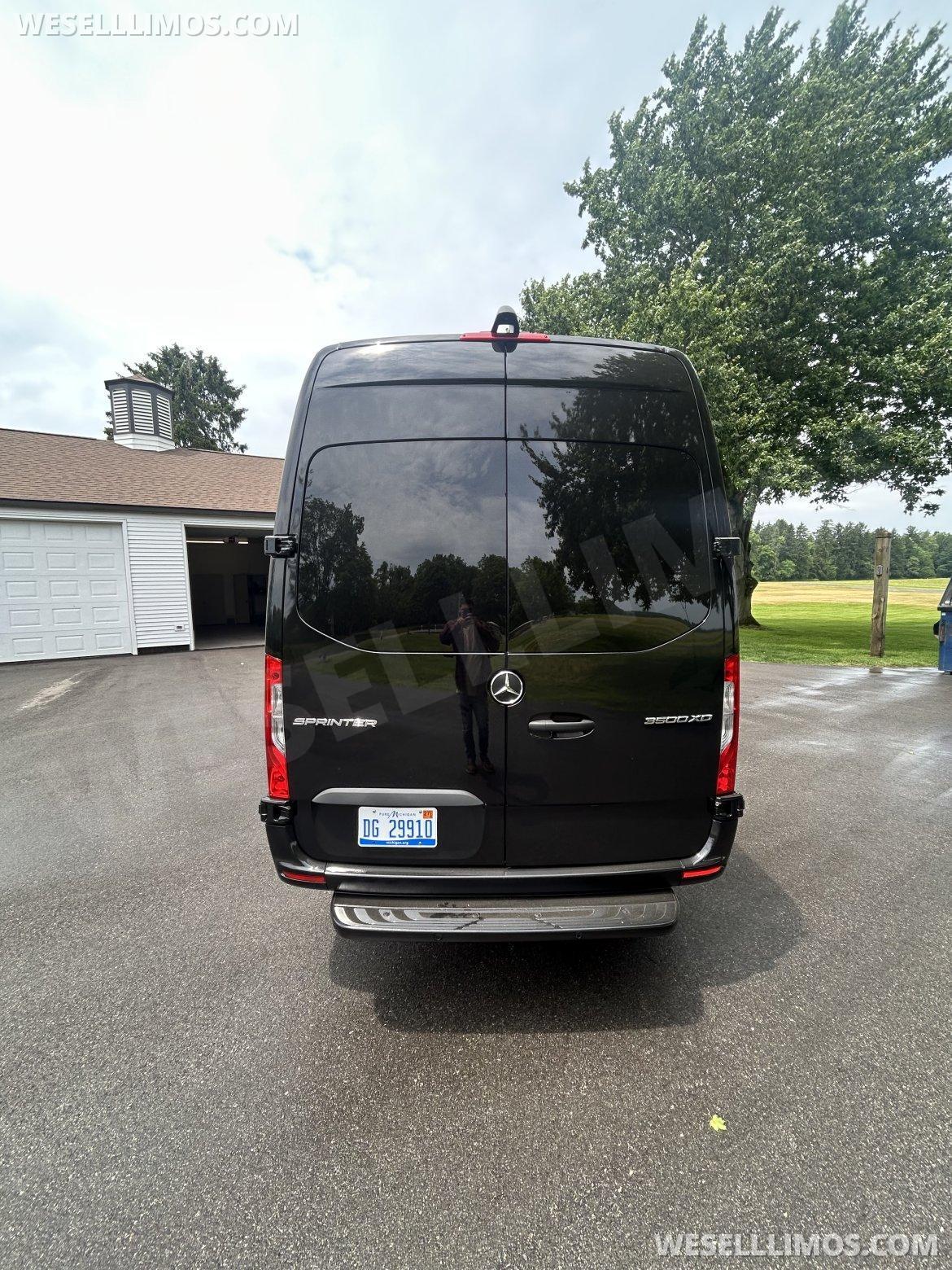 Limo Bus for Sale in Niles, MI - Photo 13