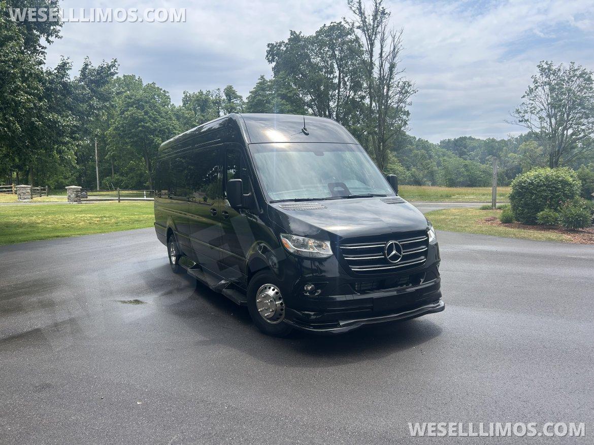 Limo Bus for Sale in Niles, MI - Photo 16