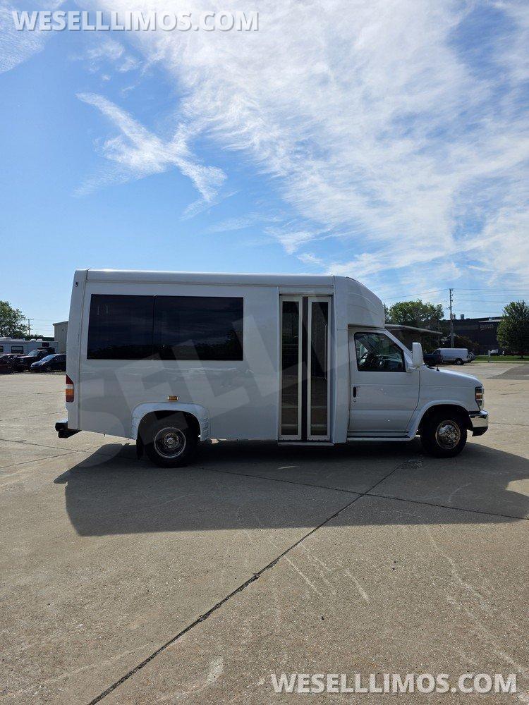 Shuttle Bus for Sale in Erie, PA - Photo 11