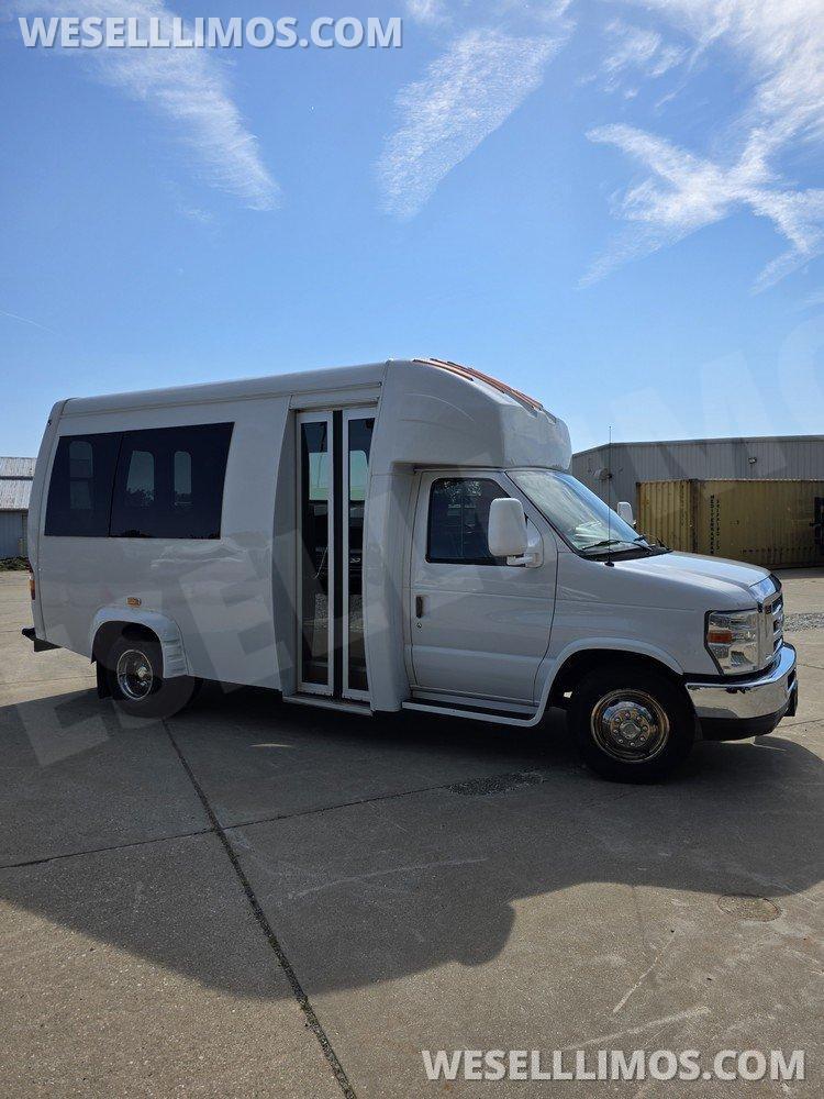 Shuttle Bus for Sale in Erie, PA - Photo 12