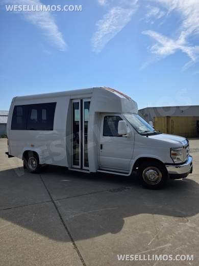 2014 KSIR Ford E450 Shuttle Bus - Shuttle Bus for Sale in Erie, PA - Photo 12