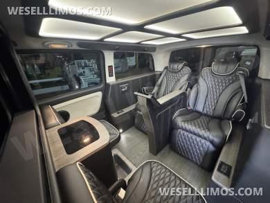 2020 First Class Customs, Inc. Mercedes Metris CEO CEO SUV Mobile Office - CEO SUV Mobile Office for Sale in Springfield, MO - Photo 5