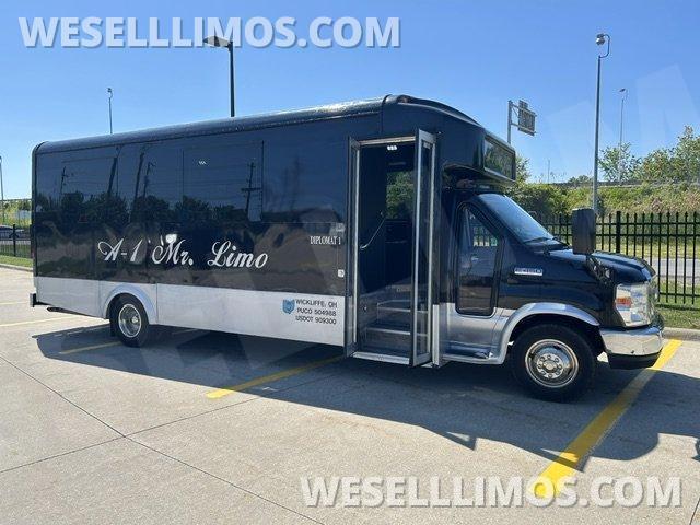 Limo Bus for Sale in Cleveland, OH - Photo 13