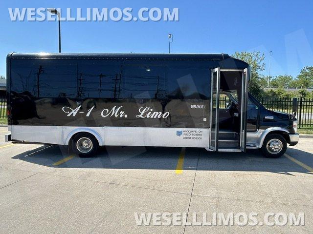 Limo Bus for Sale in Cleveland, OH - Photo 2