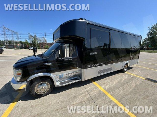 Limo Bus for Sale in Cleveland, OH - Photo 15
