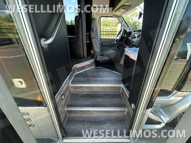Limo Bus for Sale in Cleveland, OH - Photo 16