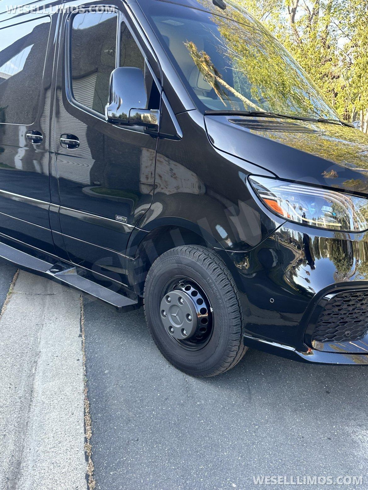 CEO SUV Mobile Office for Sale in Newport Beach, CA - Photo 4
