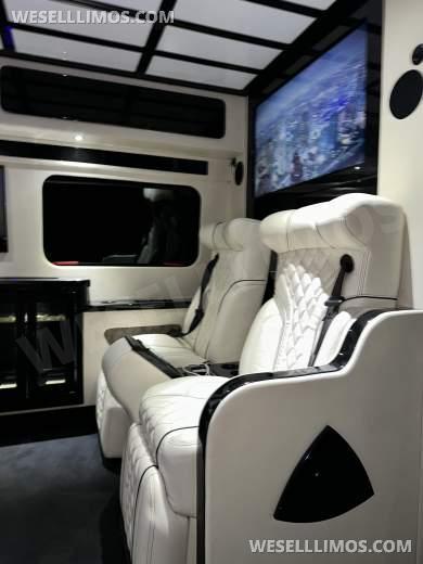 2024 Elite Builders Mercedes Sprinter 3500 Elite Maybach CEO CEO SUV Mobile Office - CEO SUV Mobile Office for Sale in Newport Beach, CA - Photo 20