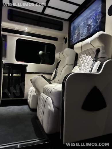 2024 Elite Builders Mercedes Sprinter 3500 Elite Maybach CEO CEO SUV Mobile Office - CEO SUV Mobile Office for Sale in Newport Beach, CA - Photo 21