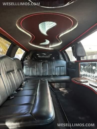 2011 Royale Limousine Lincoln Town Car Limousine - Limousine for Sale in Sarasota, FL - Photo 12