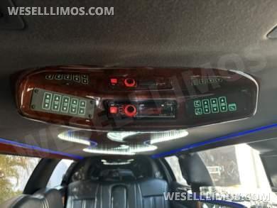 2011 Royale Limousine Lincoln Town Car Limousine - Limousine for Sale in Sarasota, FL - Photo 13