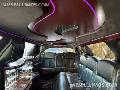 2011 Royale Limousine Lincoln Town Car Limousine - Limousine for Sale in Sarasota, FL - Photo 15