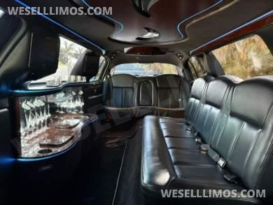 2011 Royale Limousine Lincoln Town Car Limousine - Limousine for Sale in Sarasota, FL - Photo 16