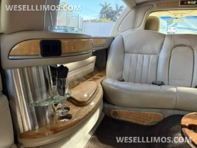2006 Krystal Koach Lincoln Town Car Limousine - Limousine for Sale in Sarasota, FL - Photo 8