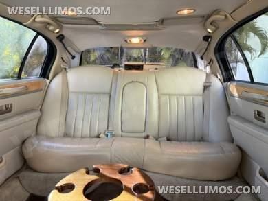 2006 Krystal Koach Lincoln Town Car Limousine - Limousine for Sale in Sarasota, FL - Photo 10