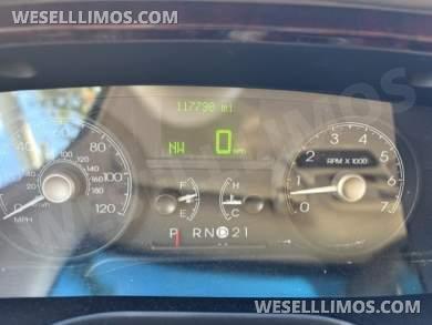 2006 Krystal Koach Lincoln Town Car Limousine - Limousine for Sale in Sarasota, FL - Photo 4