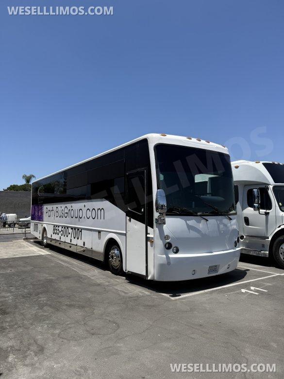 2012 Freightliner Freightliner Workhorse Limo Bus for Sale in Orange, CA - Photo 2