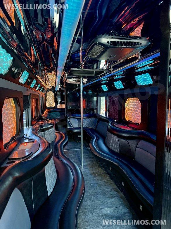 2012 Freightliner Freightliner Workhorse Limo Bus for Sale in Orange, CA - Photo 3