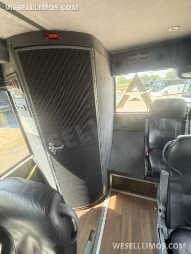 2016 Van Hool Van Hool CX45 Motorcoach - Motorcoach for Sale in Troy, MI - Photo 11