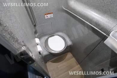 2019 MCI J4500 Motorcoach - Motorcoach for Sale in Anaheim, California, United States - Photo 9