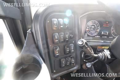 2019 MCI J4500 Motorcoach - Motorcoach for Sale in Anaheim, California, United States - Photo 22