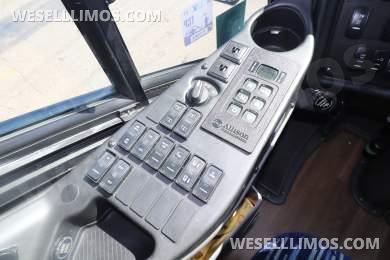 2019 MCI J4500 Motorcoach - Motorcoach for Sale in Anaheim, California, United States - Photo 23