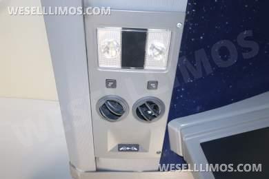 2019 MCI J4500 Motorcoach - Motorcoach for Sale in Anaheim, California, United States - Photo 25
