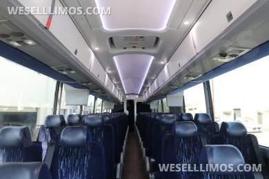 2019 MCI J4500 Motorcoach for Sale in Anaheim, California, US - Photo 4