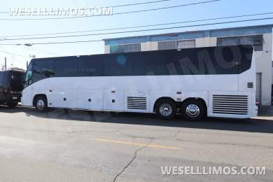 2019 MCI J4500 Motorcoach - Motorcoach for Sale in Anaheim, California, United States - Photo 28