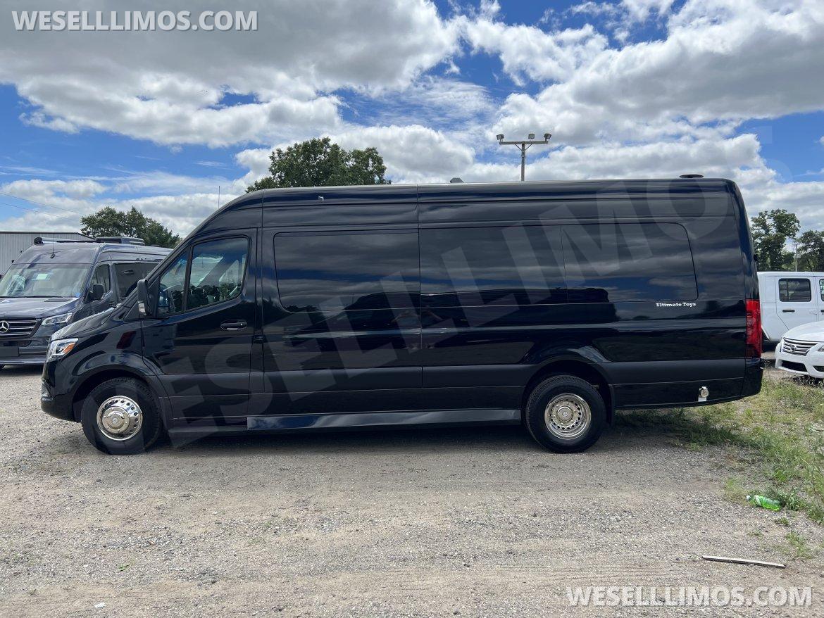Limousine for Sale in Fresno, CA - Photo 8
