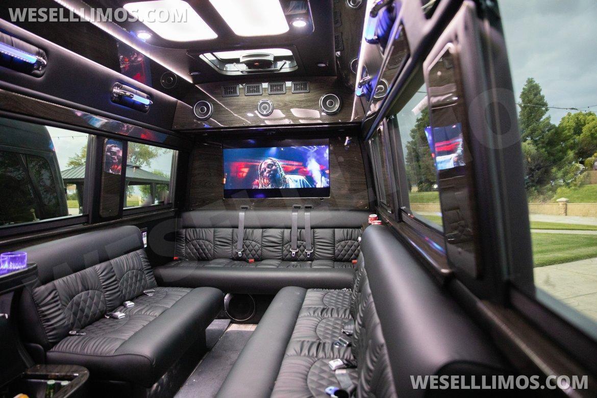 Limousine for Sale in Fresno, CA - Photo 11