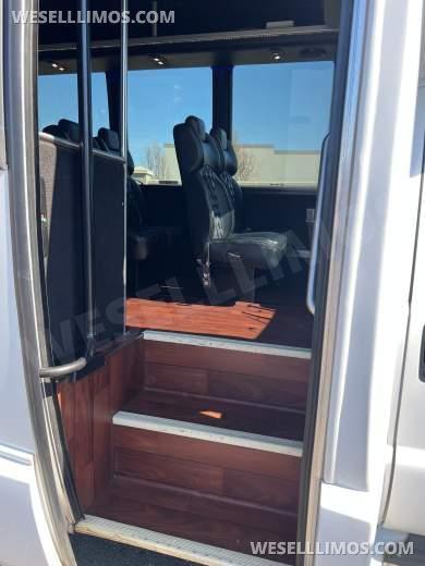 2013 Grech Ford F-550 Executive Shuttle - Executive Shuttle for Sale in Sacramento, CA - Photo 5