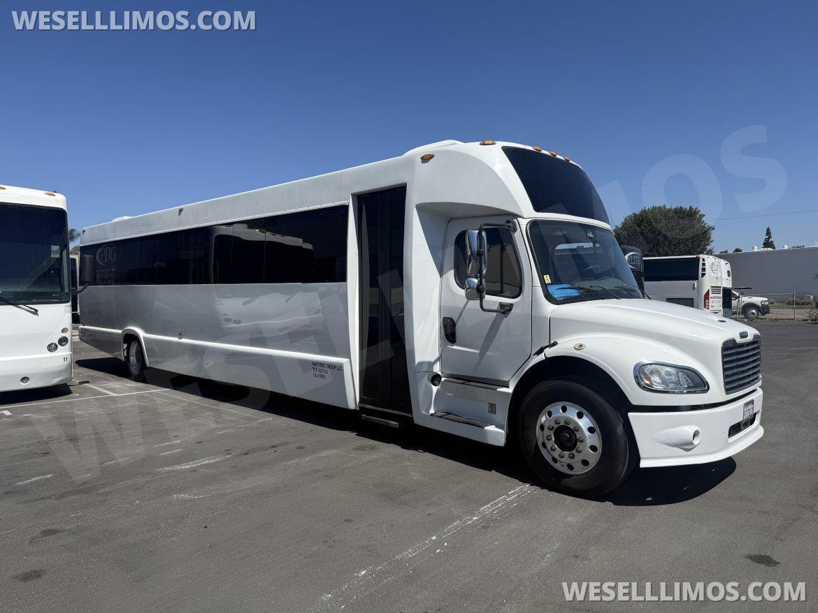 Limo Bus for Sale in Orange, CA - Photo 7