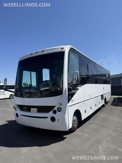 2011 CT Coachwork Ford V10 Freightliner Workhorse Limo Bus - Limo Bus for Sale in Orange, CA - Photo 6