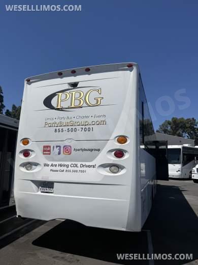 2011 CT Coachwork Ford V10 Freightliner Workhorse Limo Bus - Limo Bus for Sale in Orange, CA - Photo 3